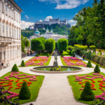 Schloss Mirabell und Gärten im Sommer